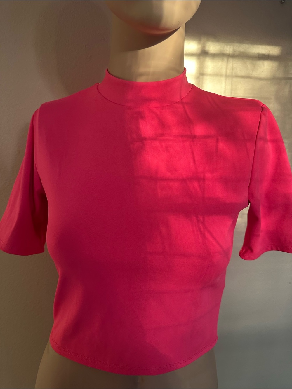 Guess Womens Running Fitness Workout Crop Top Athletic Pick Size S